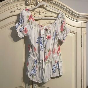 Woman’s NWT Gap floral Size Large